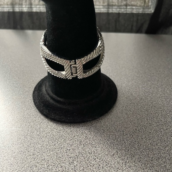 Silver Toned Metal Clear Rhinestone Bracelet - Picture 4 of 9